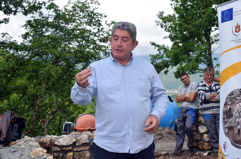 Прва прес конференција